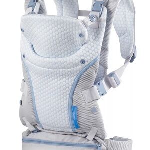 Infantino stay cool Ergonomic Carrier in Light Blue and Gray